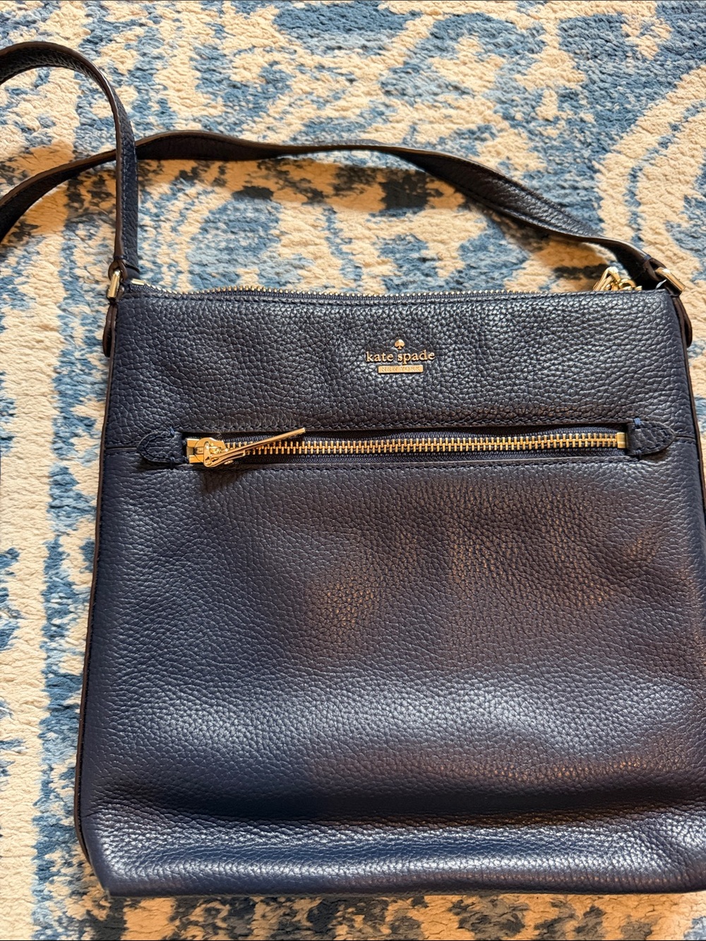 kate spade navy pebbled leather crossbody with gold hardware - Picture 2 of 7